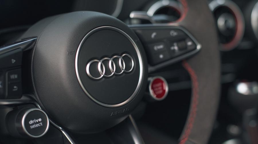 Детали интерьера Audi TT RS Coupe (8S) 2017 года  (NA) (фото 36 из 36)